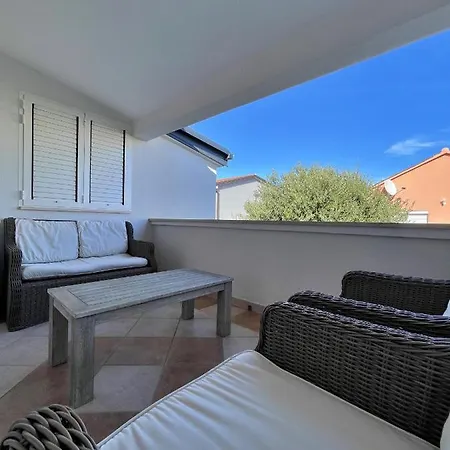 Apartment White Paradise *