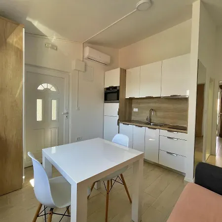 White Paradise Apartment Trogir