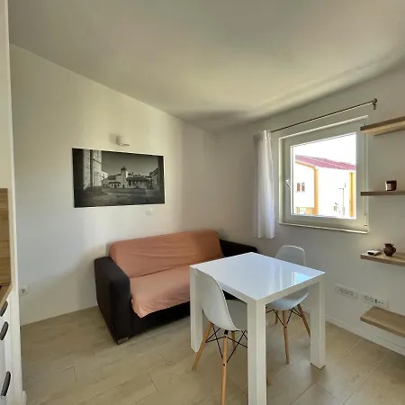 White Paradise Apartment